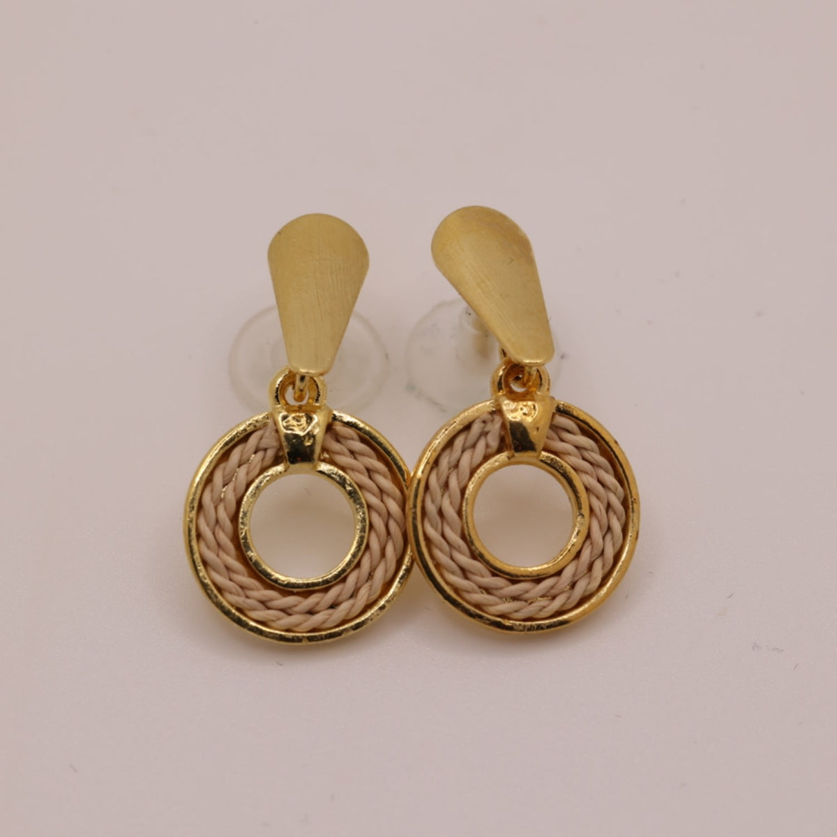 The Single Round Buriti Natural Fiber Earrings