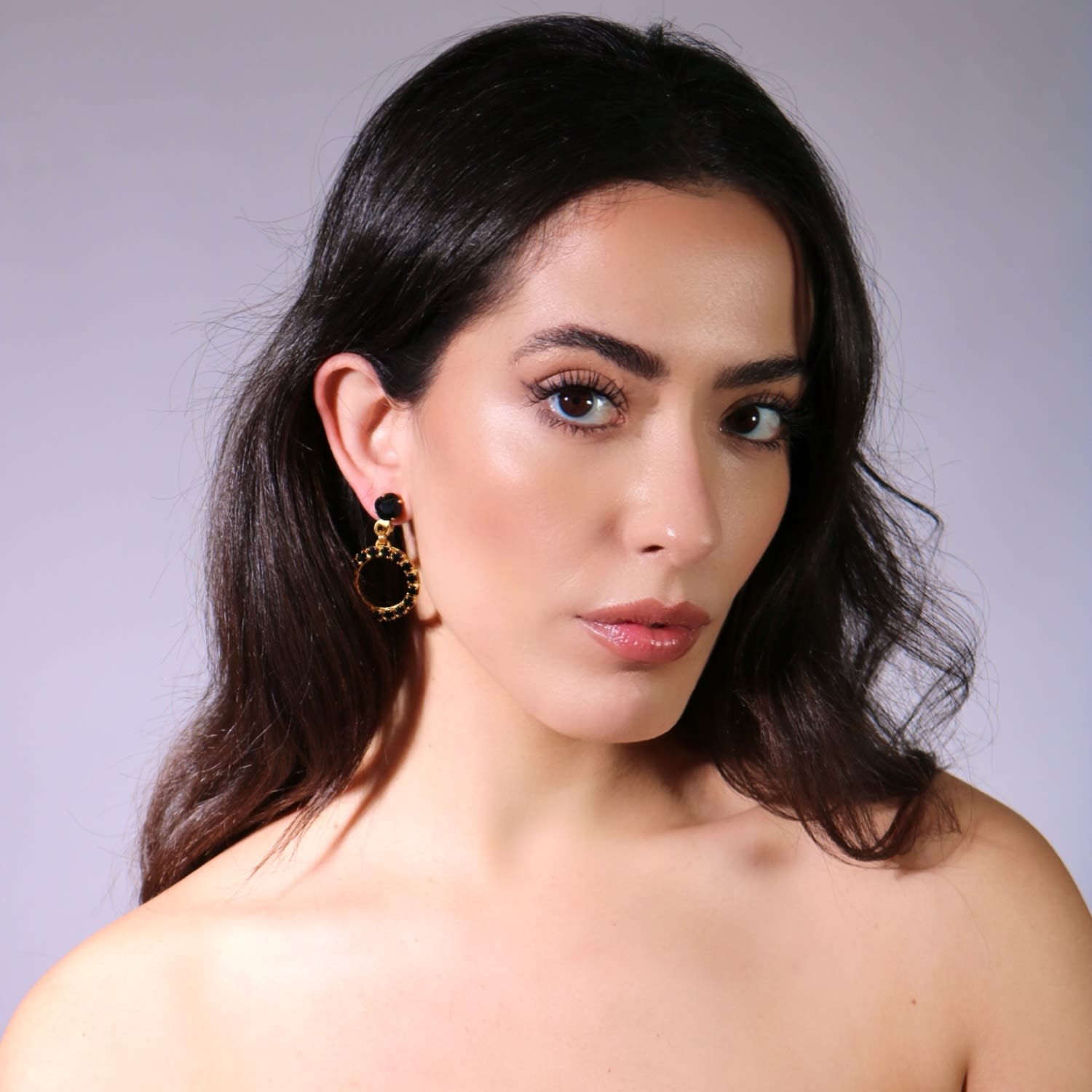 The Small Black Hoop Earrings In Gold - Clip