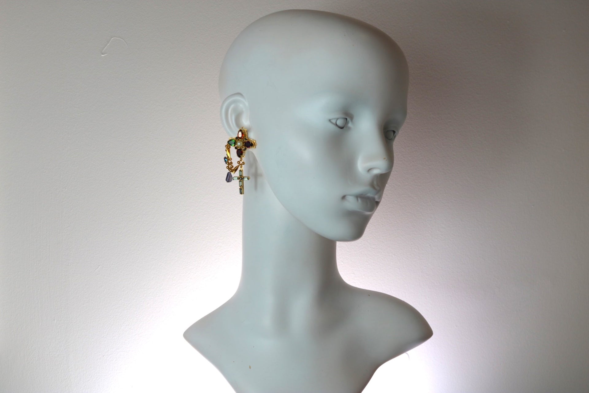 The Small Garland Earrings - Pierced