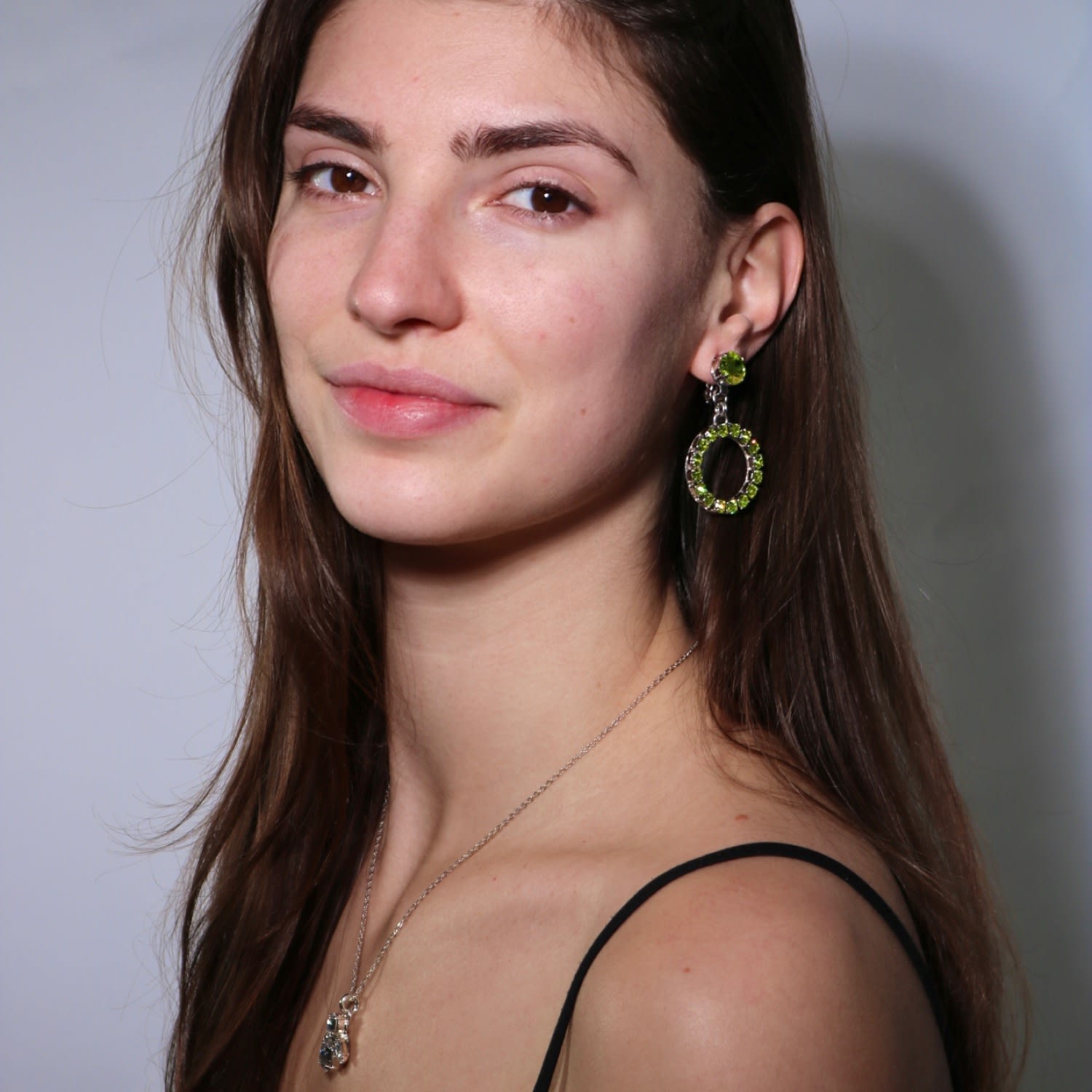 The Small Green Hoop Earrings In Platinum - Clip