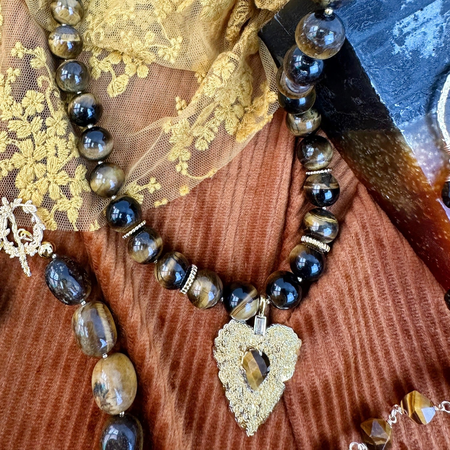 Tiger Eye Stone With Leaf Pendant Chunky Necklace