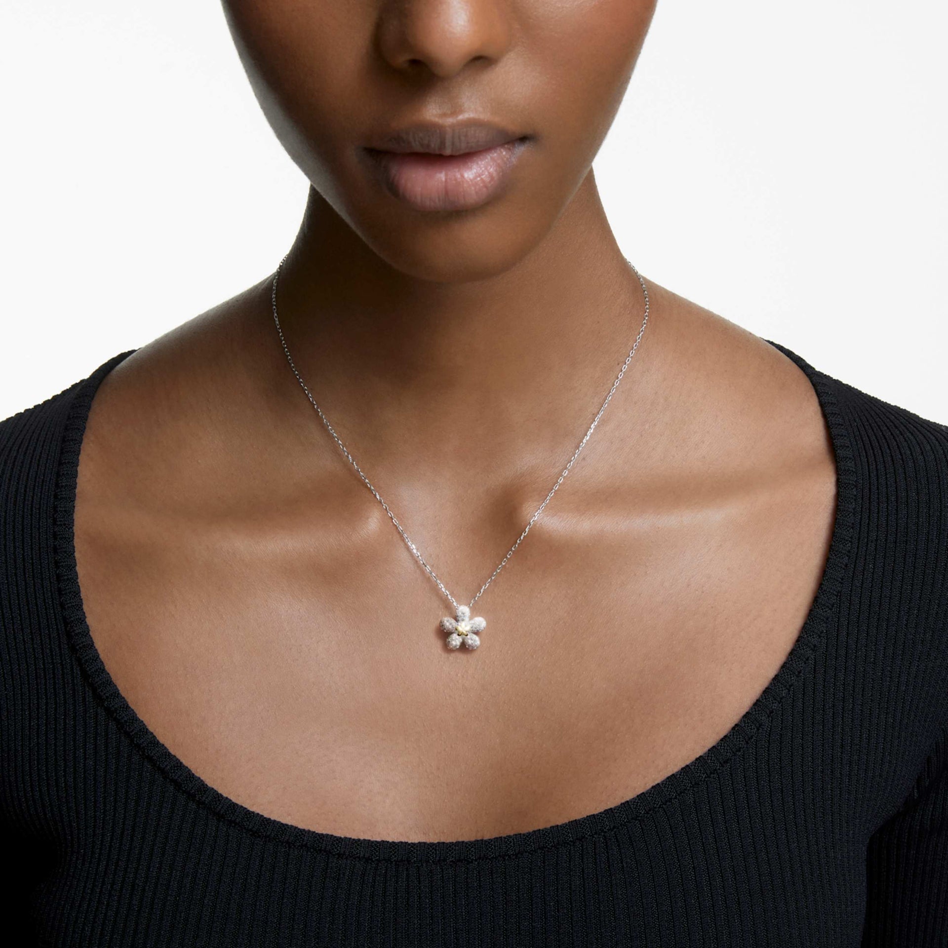 TOUGH PENDANT PAVE FLOWER WHITE MIXED METAL FINISH