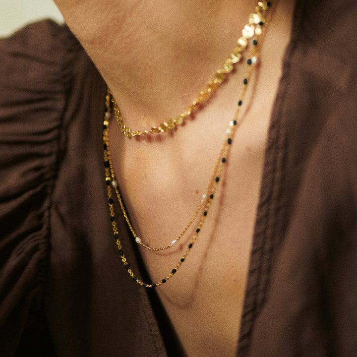 treasures-black-beaded-necklace-18ct-gold-plated-daisy-london