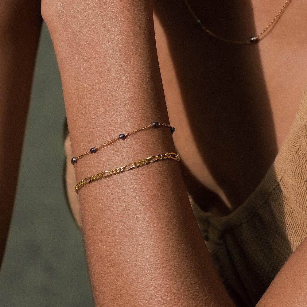 black-seed-pearl-chain-bracelet-18ct-gold-plated-daisy-london