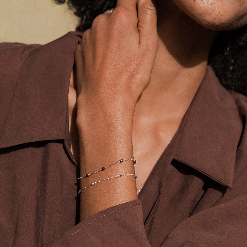 black-seed-pearl-chain-bracelet-sterling-silver-daisy-london