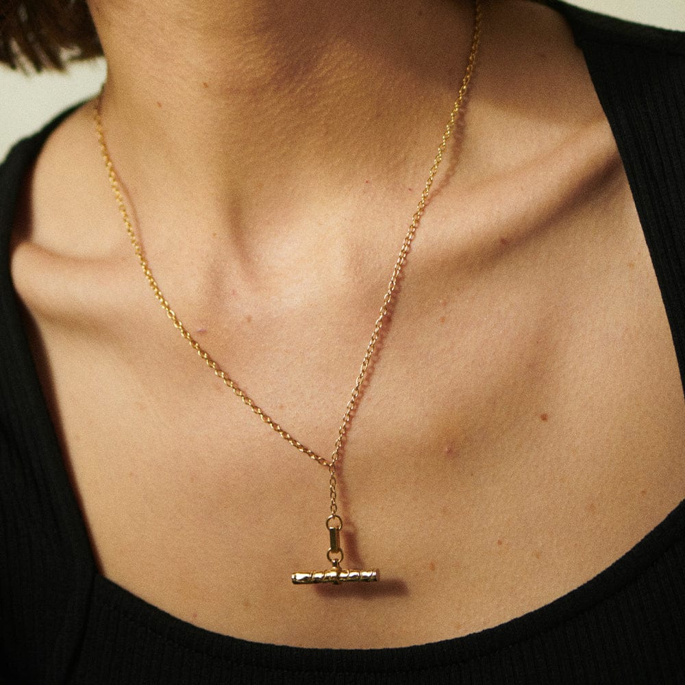 oyster-t-bar-necklace-18ct-gold-plated-daisy-london