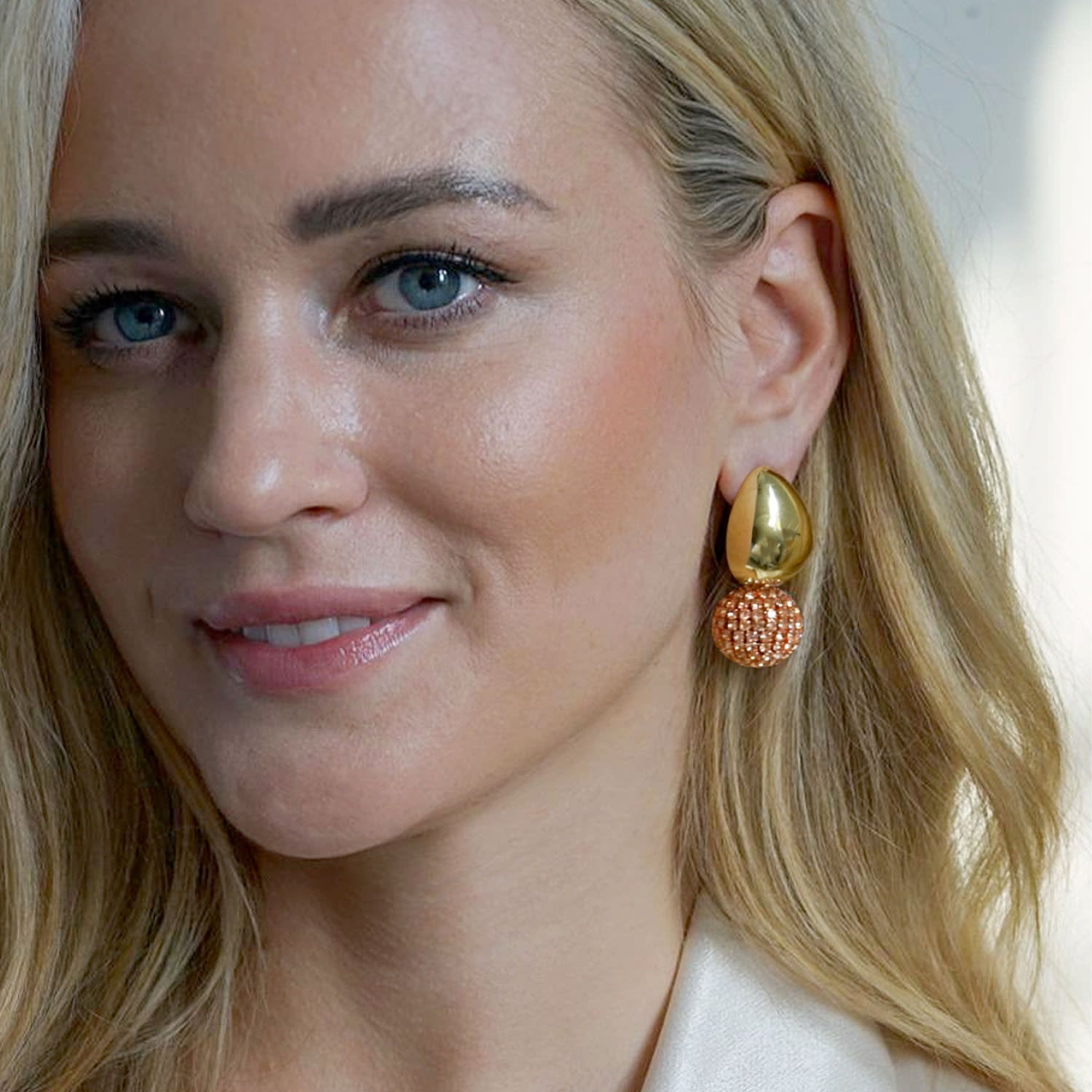 Tulia Glam Earrings In Peach Sorbet