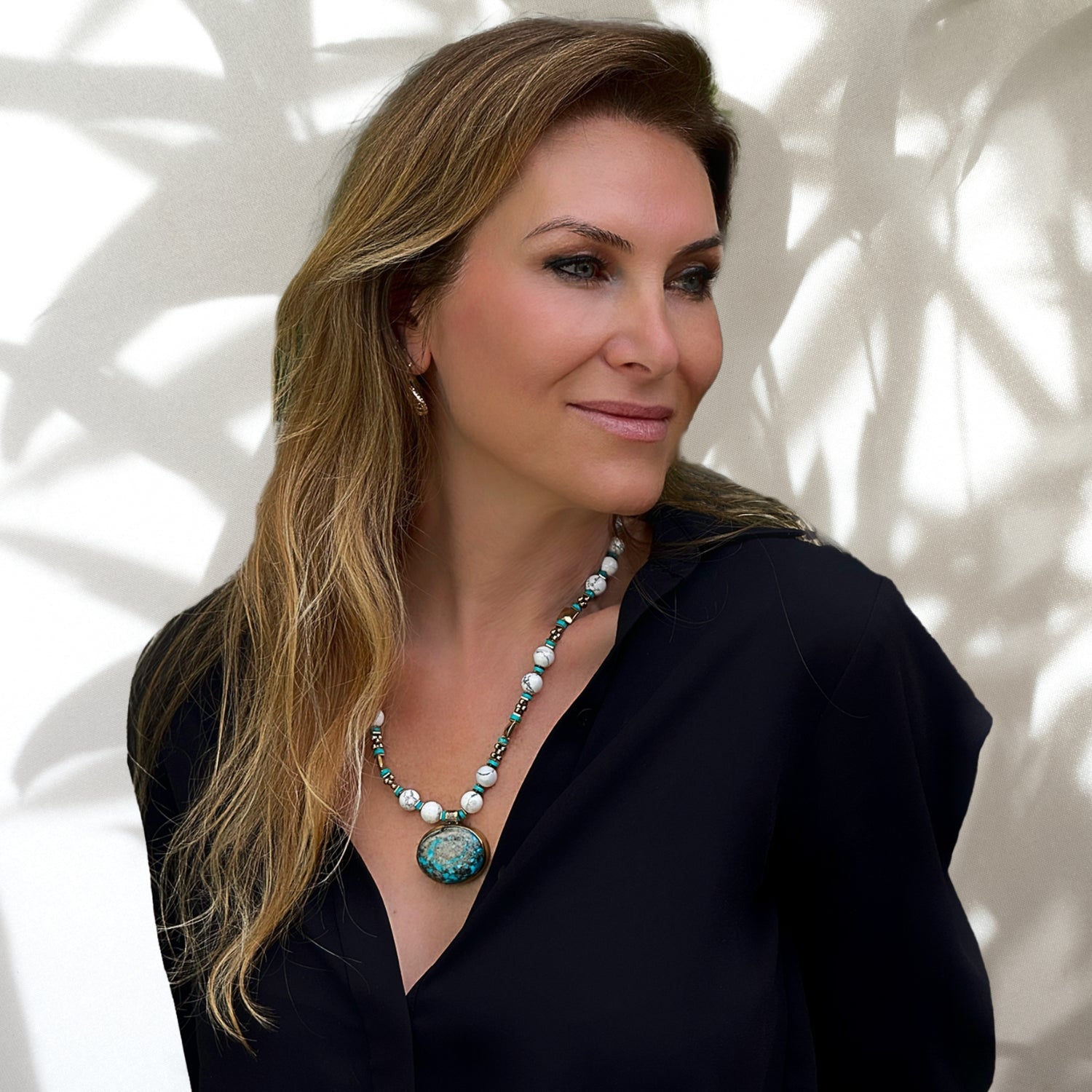 Vintage Style Turquoise Stone Pendant Beaded Necklace - Turquoise