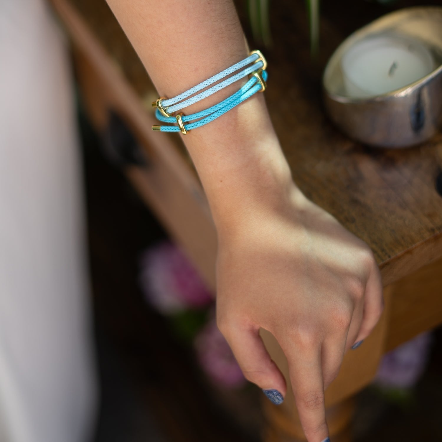 Turquoise Glow Adjustable Gold Rope Bracelet - Turquoise