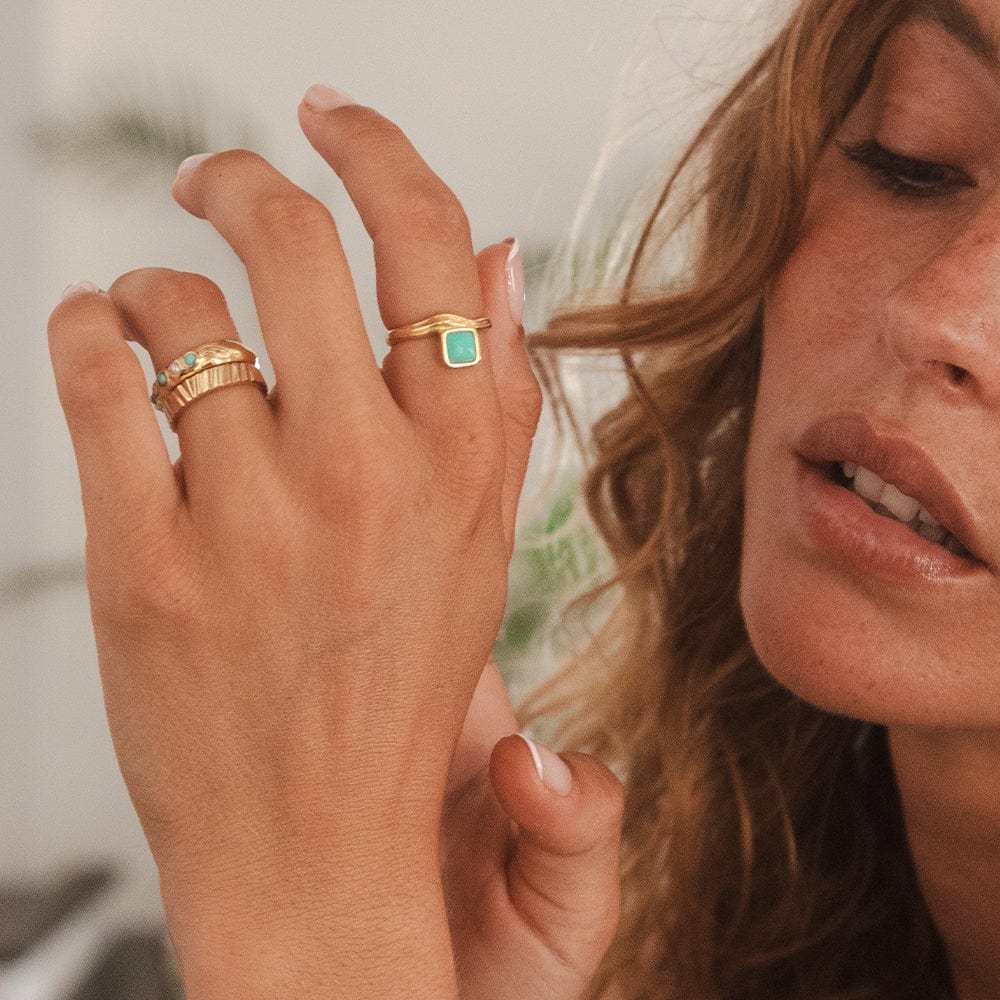 turquoise-wave-ring-18ct-gold-plated-daisy-london