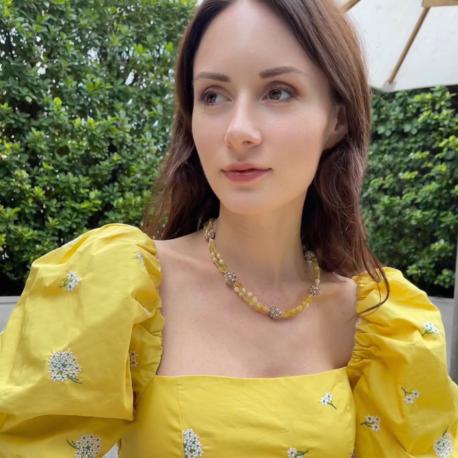 Yellow Opal With Rhinestone Bordered Pearls Short Necklace