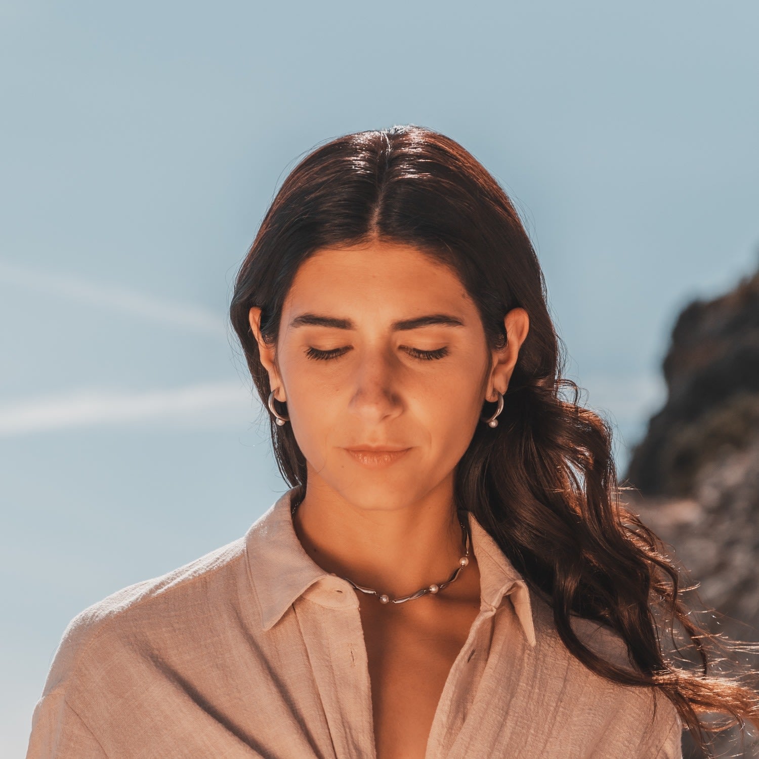 Urban Chic Undulation Pearl Hoop Earring - Silver