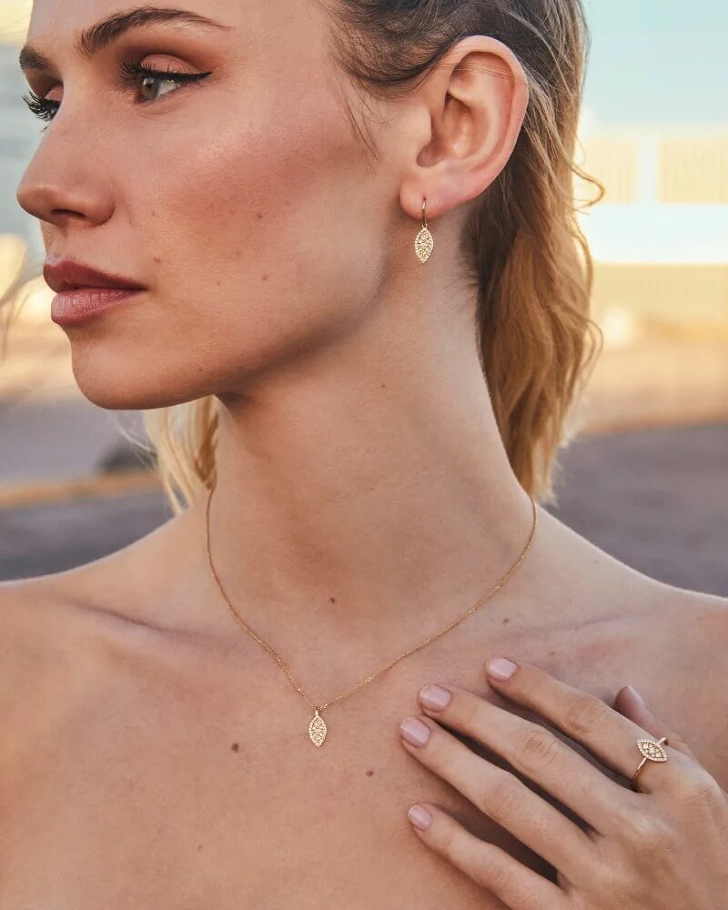 vivianne-pendant-necklace