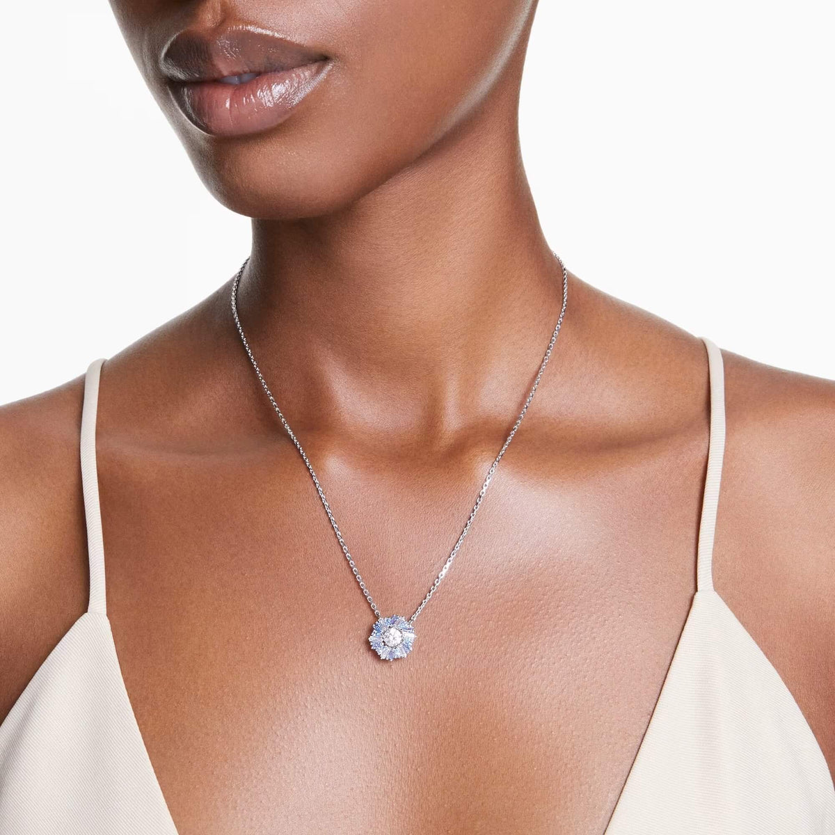 idyllia-flower-pendant-swarovski