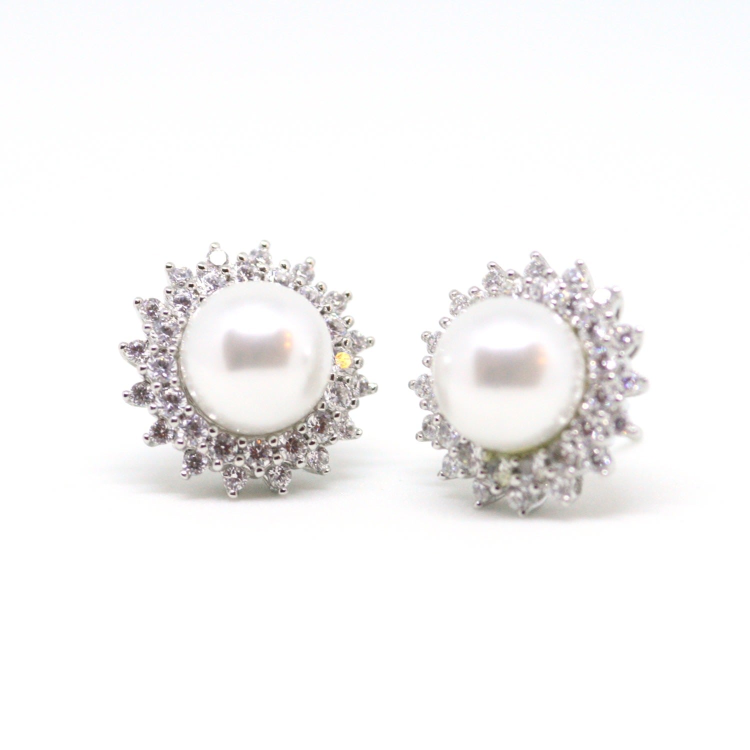 14K Gold Halo Diamond Pearl Earrings - White