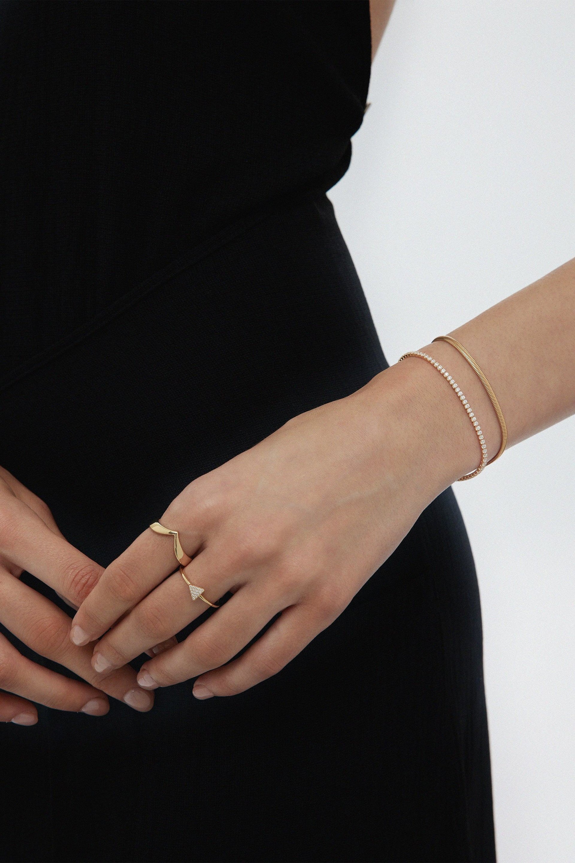 Estelle Herringbone Chain Bracelet In Gold