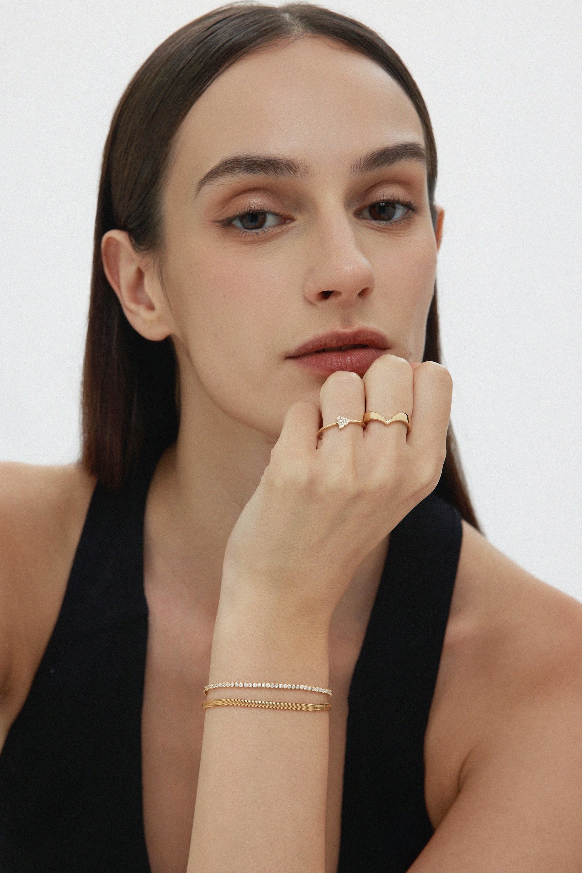 Veda Plain Chevron Ring In Gold