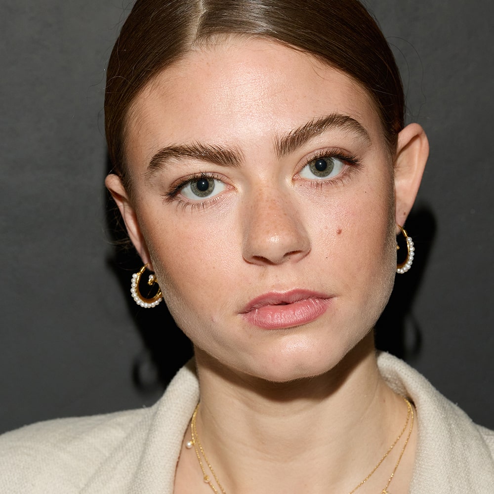 Venus White Pearl Shell Earrings