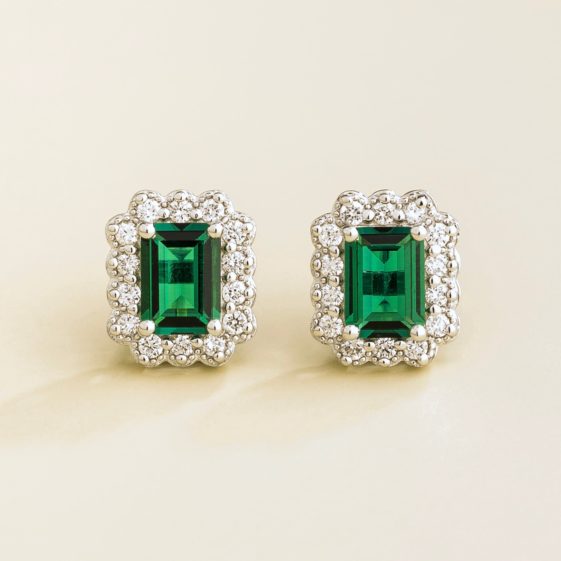 Verda White Gold Earrings Emerald & Diamond
