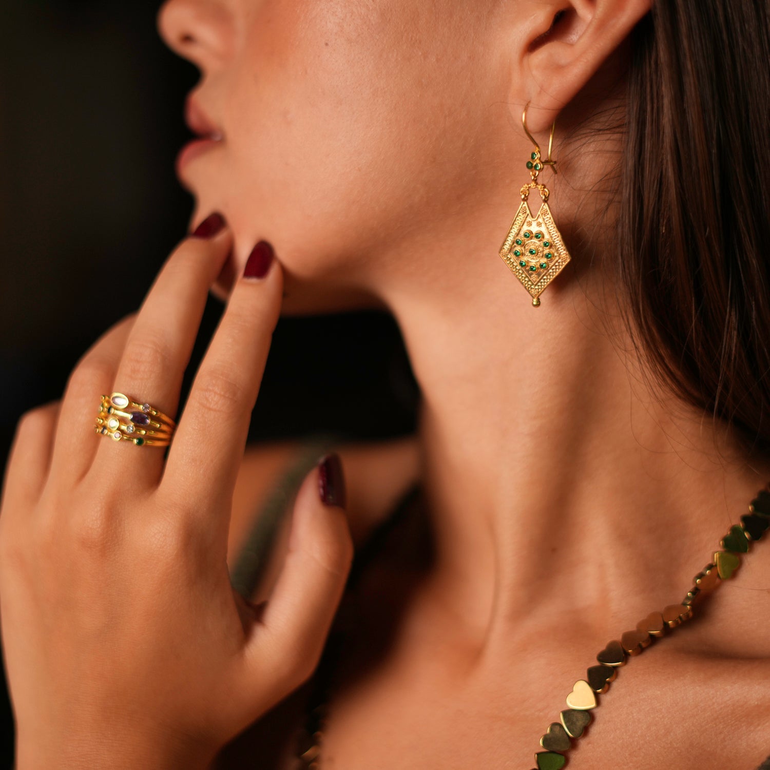 Vintage Style Gold & Emerald Design Dangle Earrings - Green