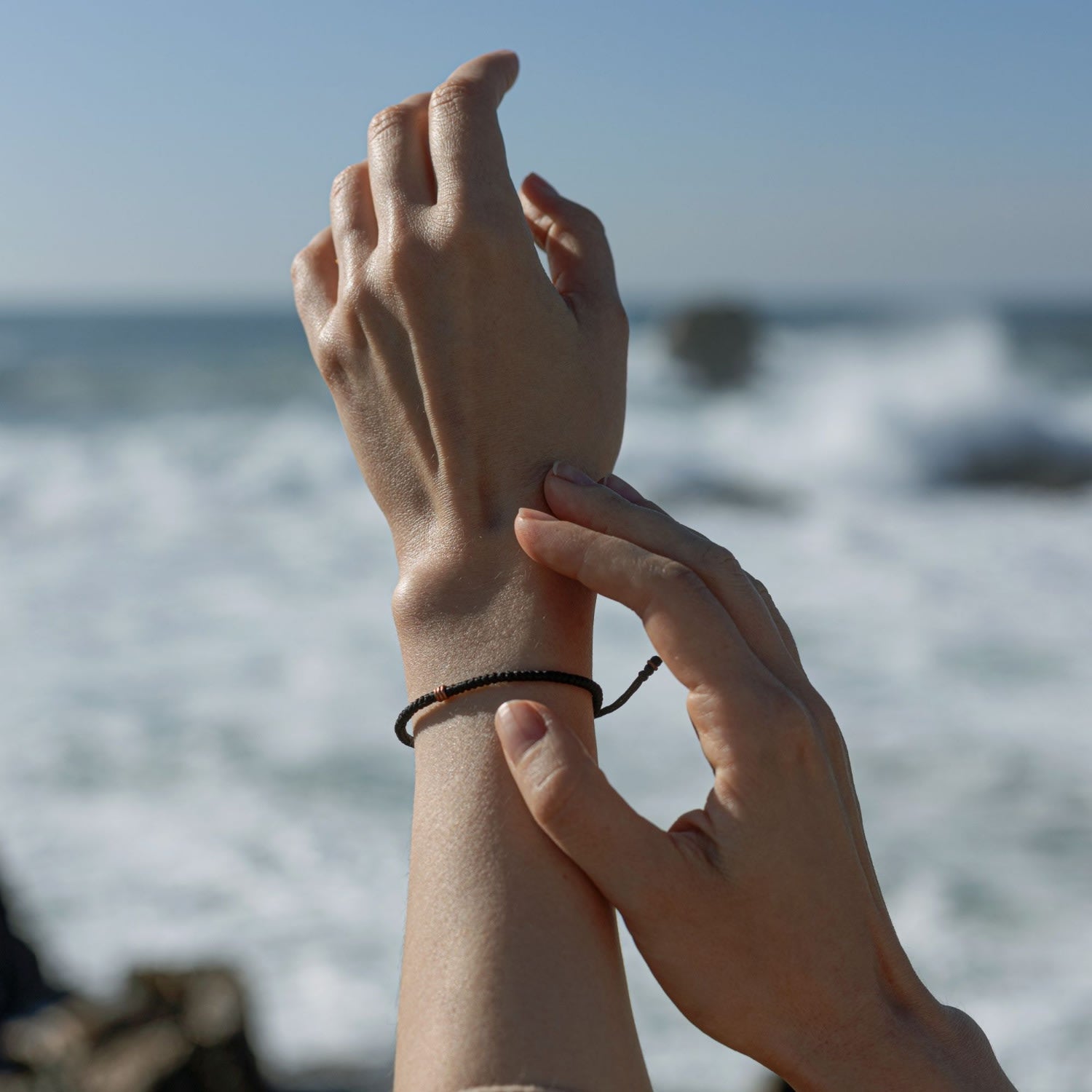 Pure Copper Rounded Black Women Bracelet - Black