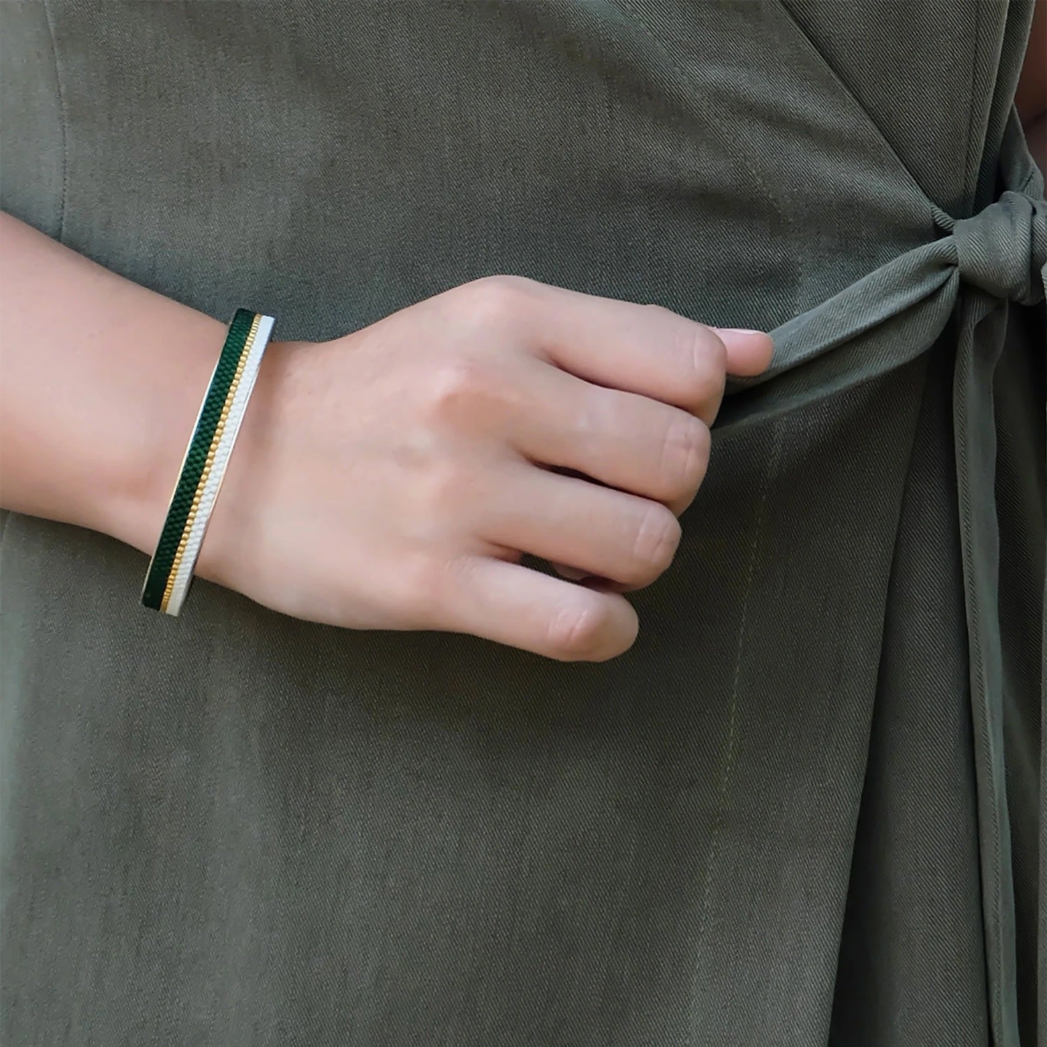 Everyday Gold Narrow Bangle - Oyster