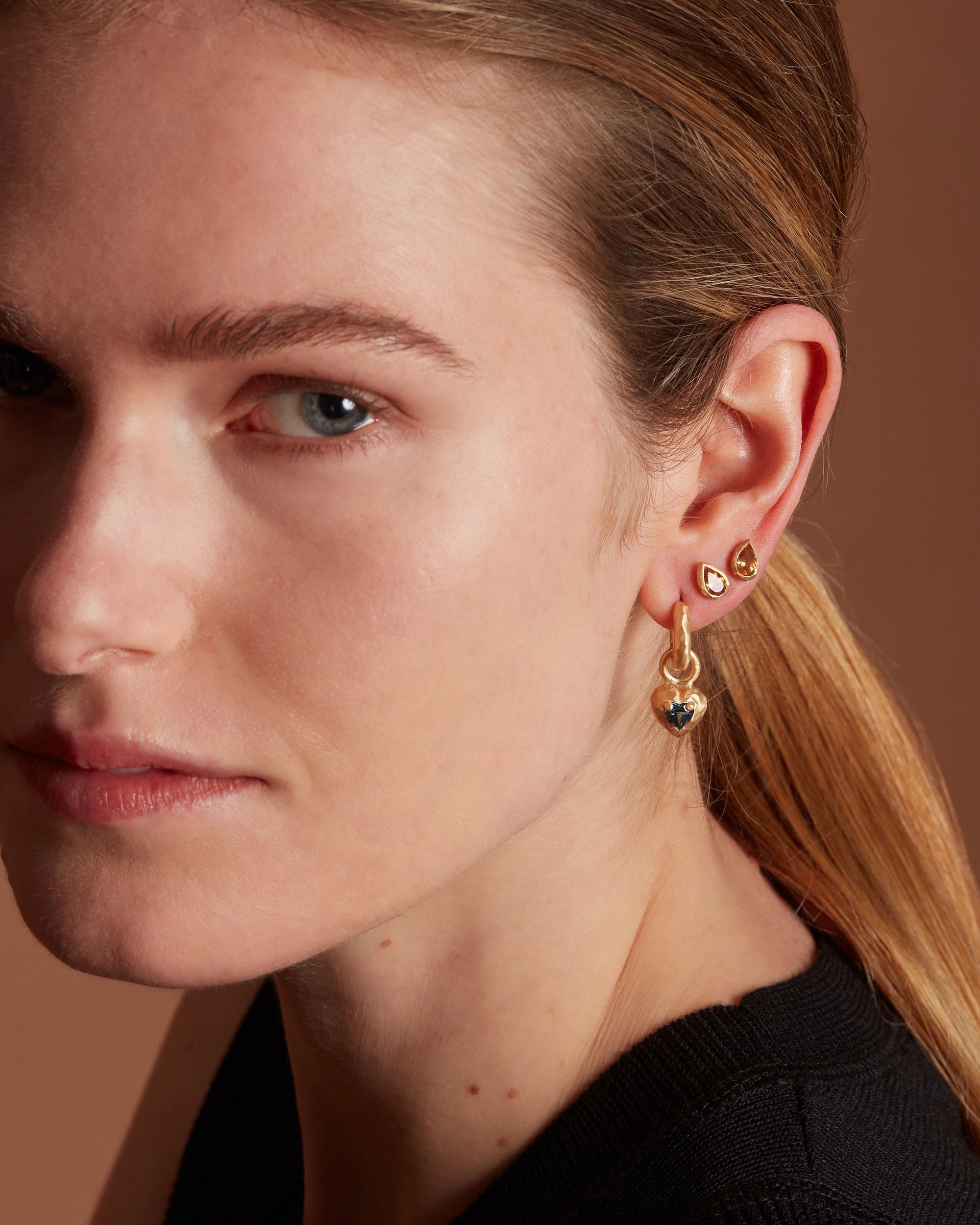 Wander Hoops Medium With Heart Charms Deep Blue Topaz