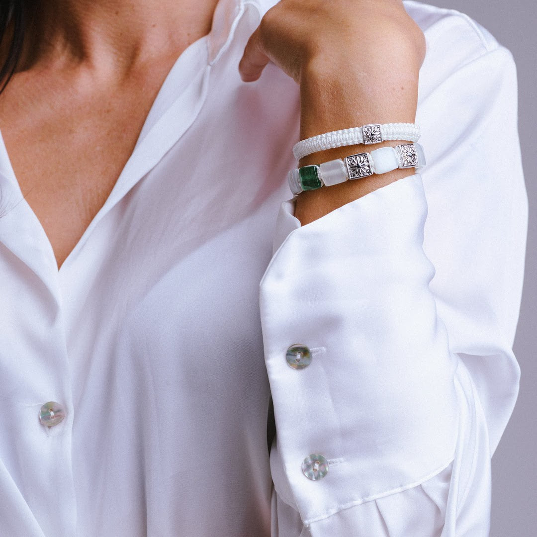 White Flat-Bead Bracelet With Moonstone & Green Strawberry Quartz In Silver