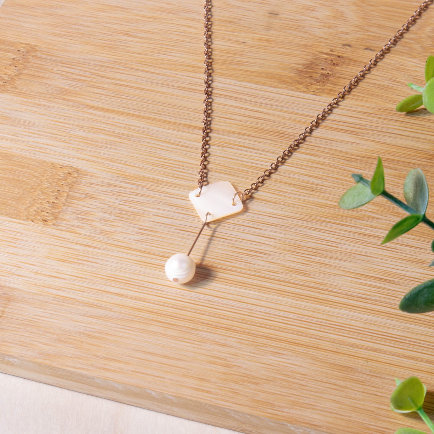 White Mother-Of-Pearl Necklace - Diamond And Pearl Drop