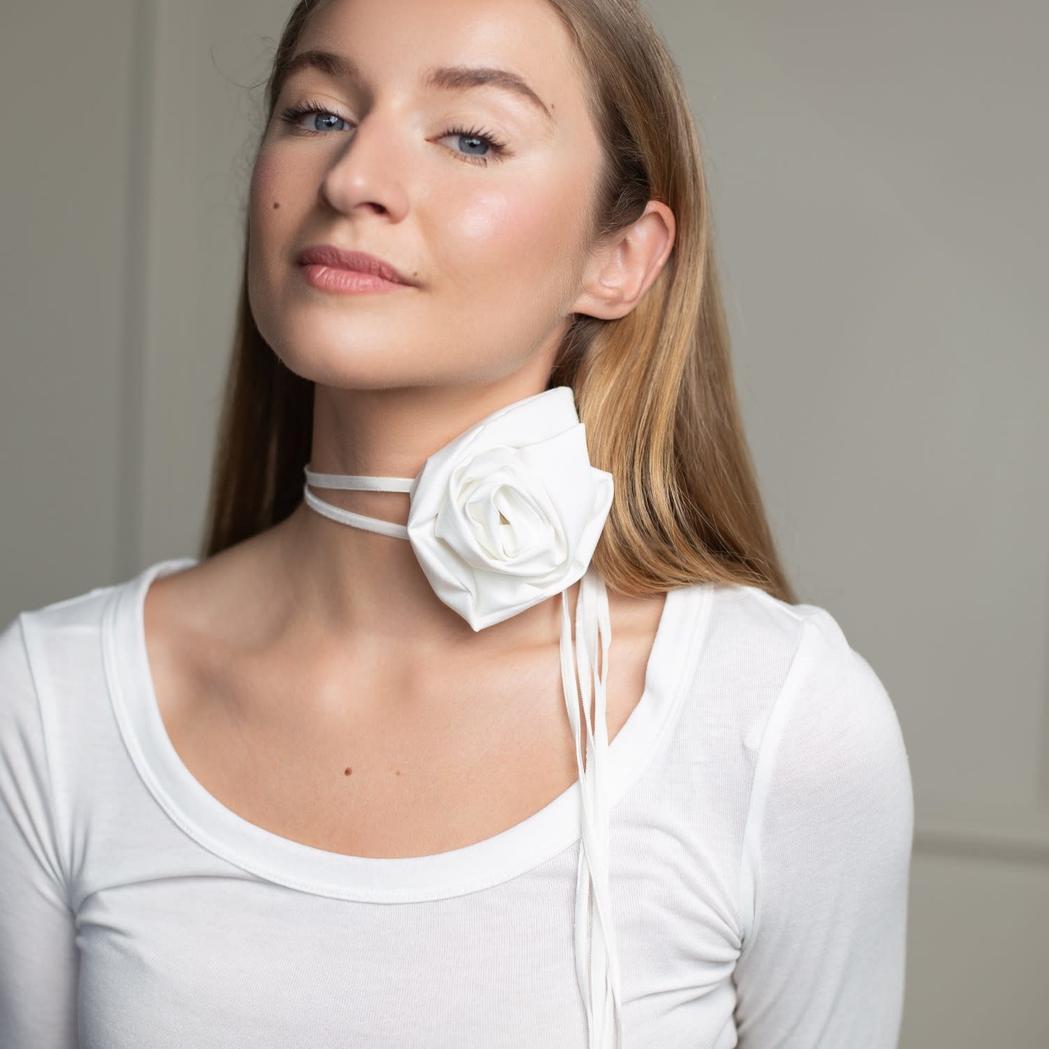 White Rose Flower Choker