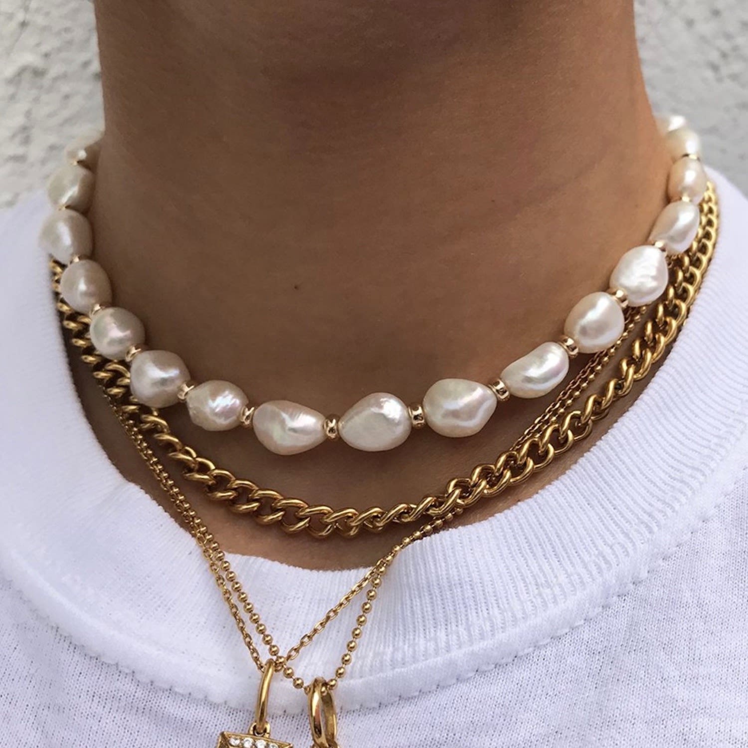 Women's Baroque Pearl Choker