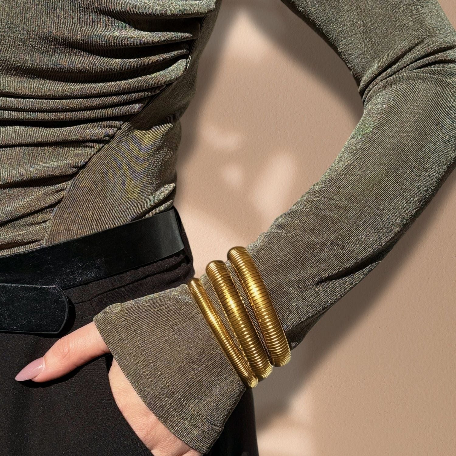 Women's Gold Stretch Bangle 8Mm