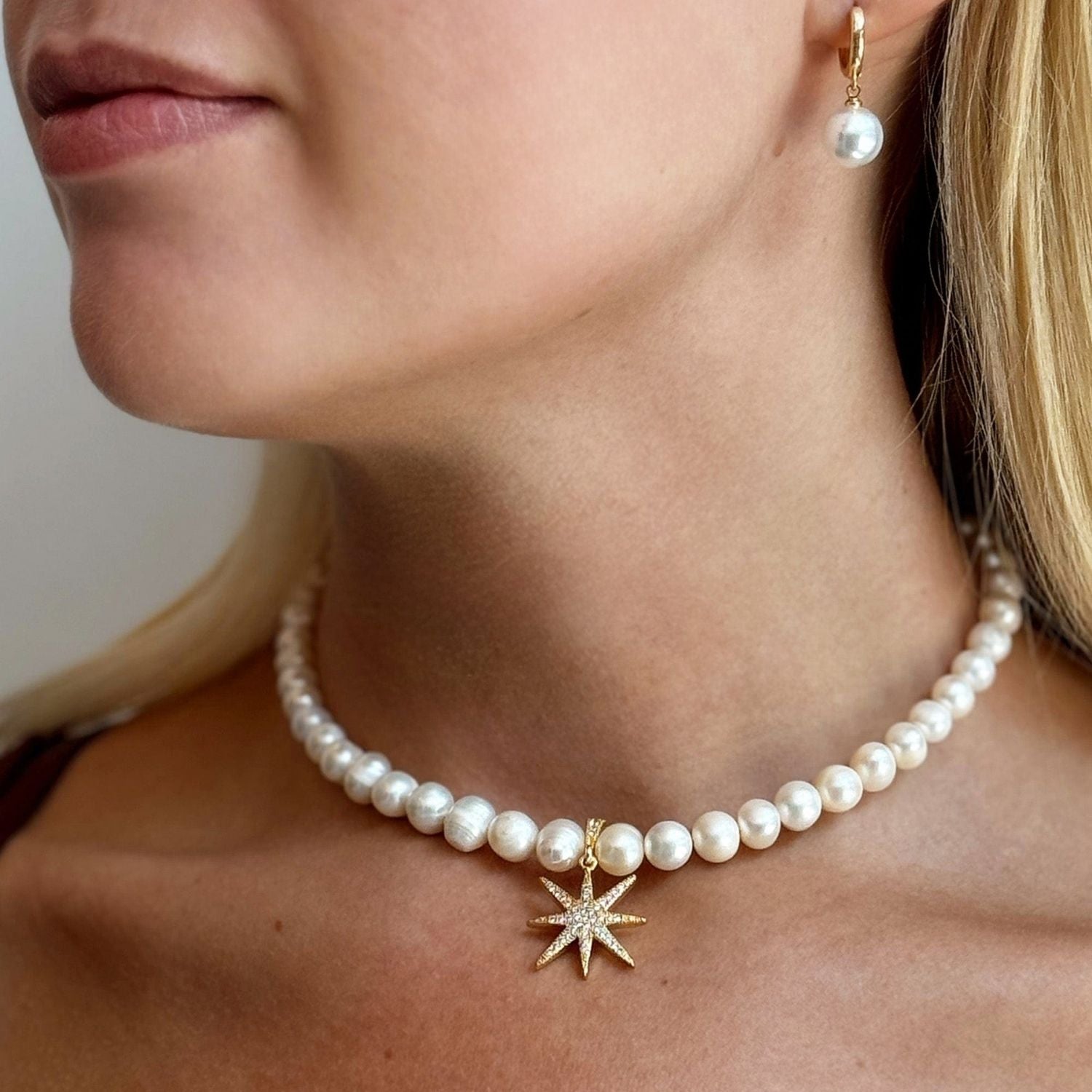 Women's Twilight Star Pearl Choker