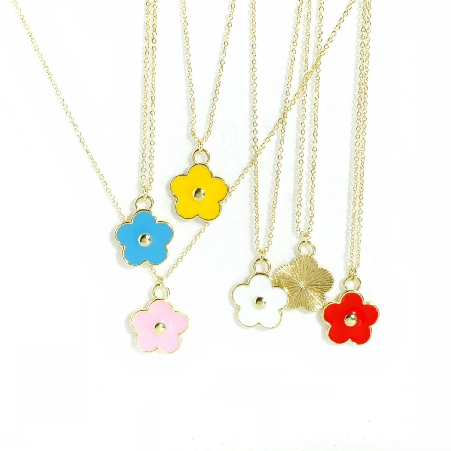 Flower Power Chain Necklace With Enamel Flower Pendant