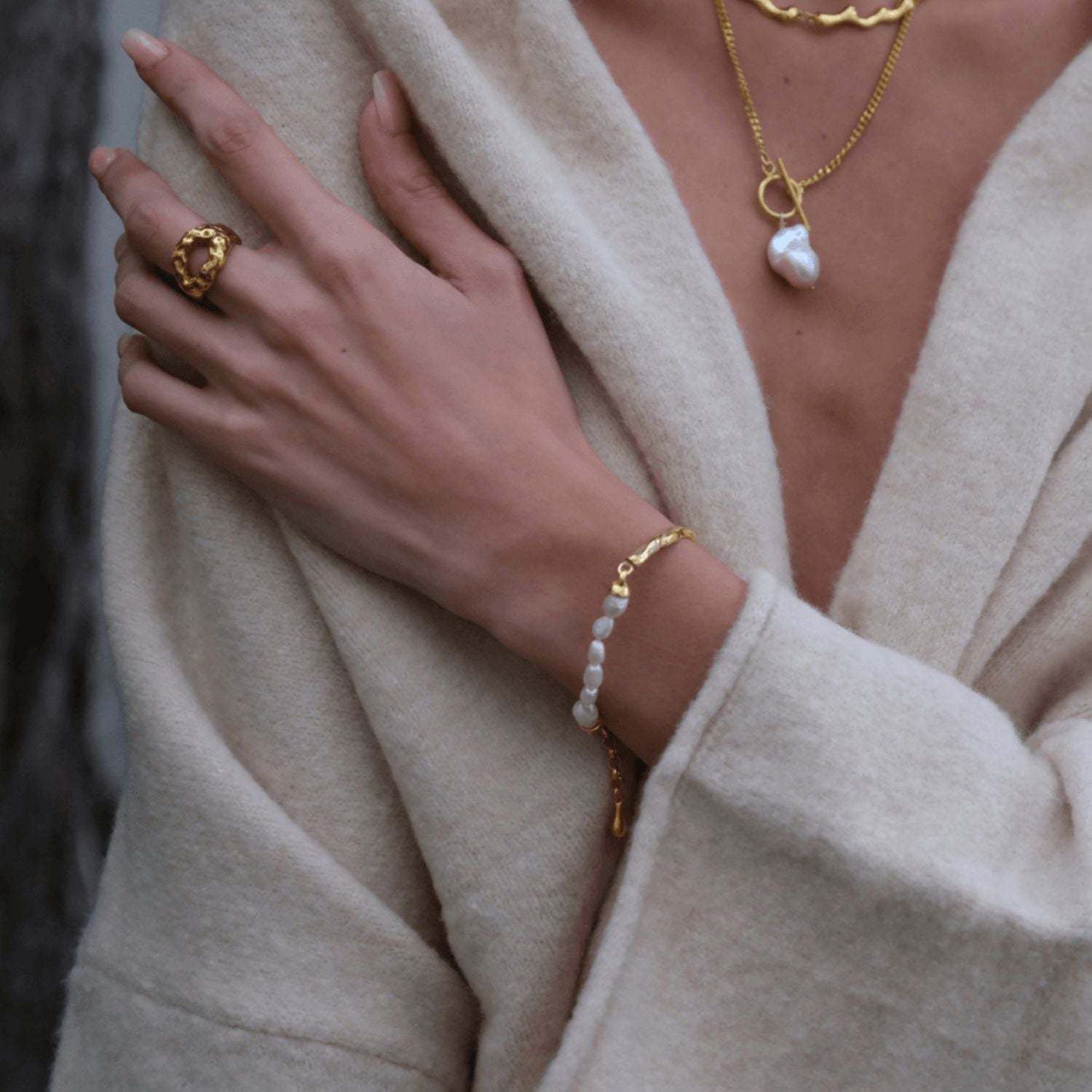 Yira Pearl Cuff Bracelet Gold