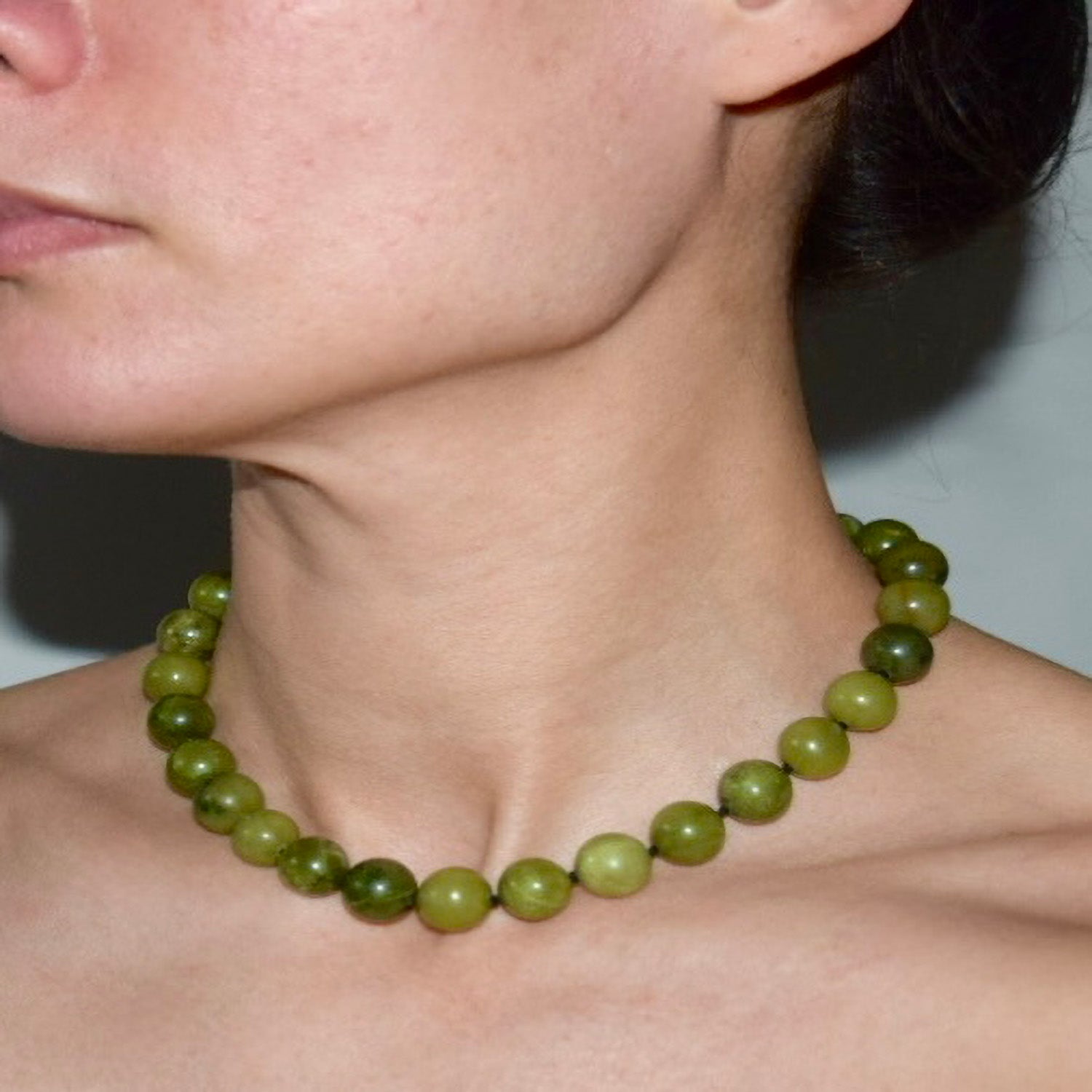 Yu Green Chinese Jade Choker Necklace
