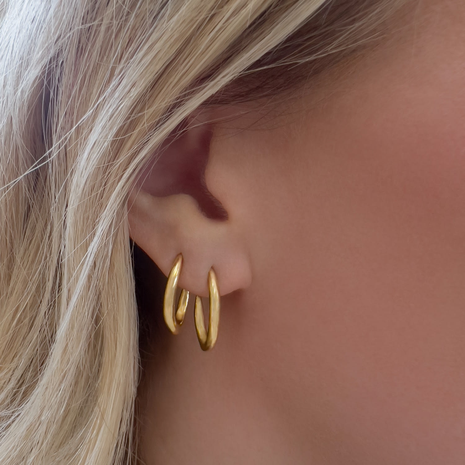 Zelda Gold Hoop Earrings
