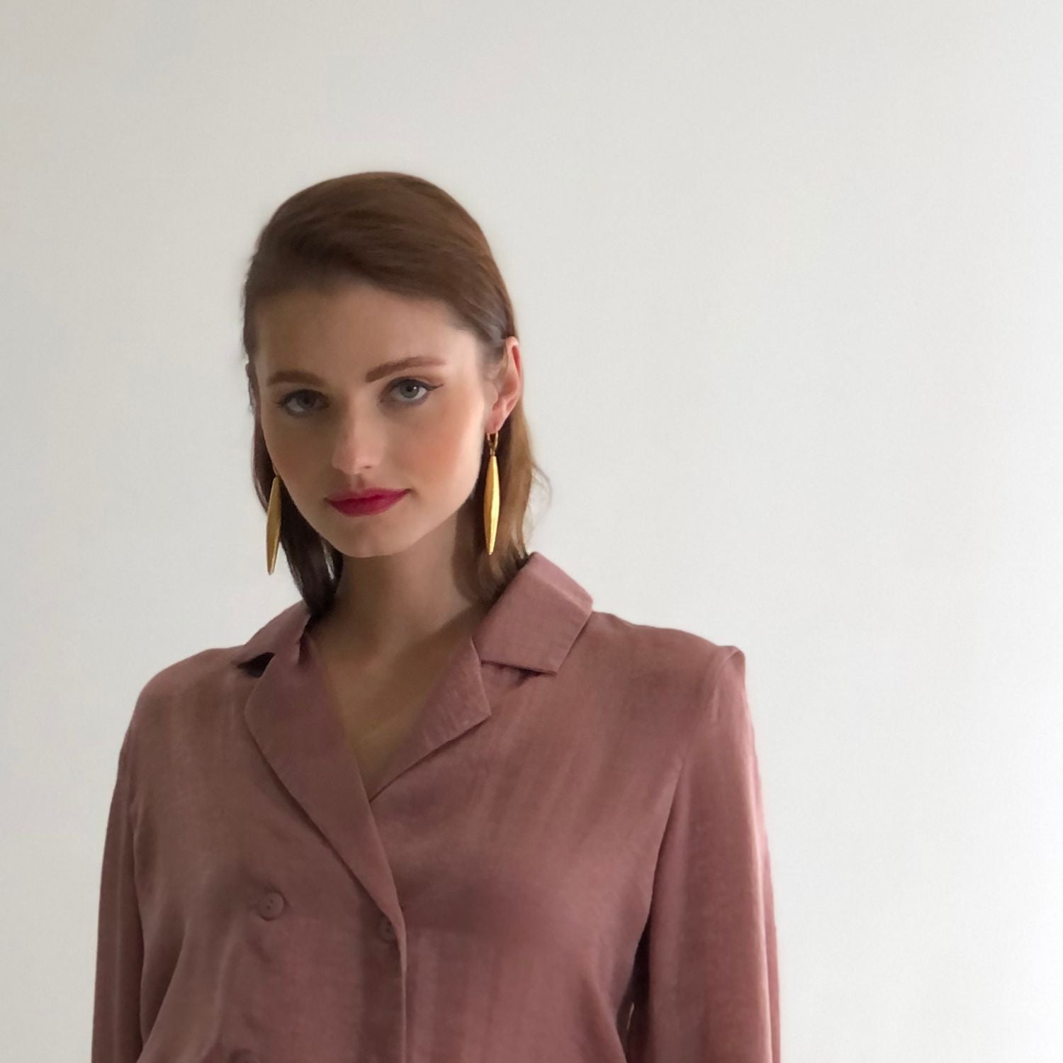 Zeppelin Cora One Drop Gold Earrings