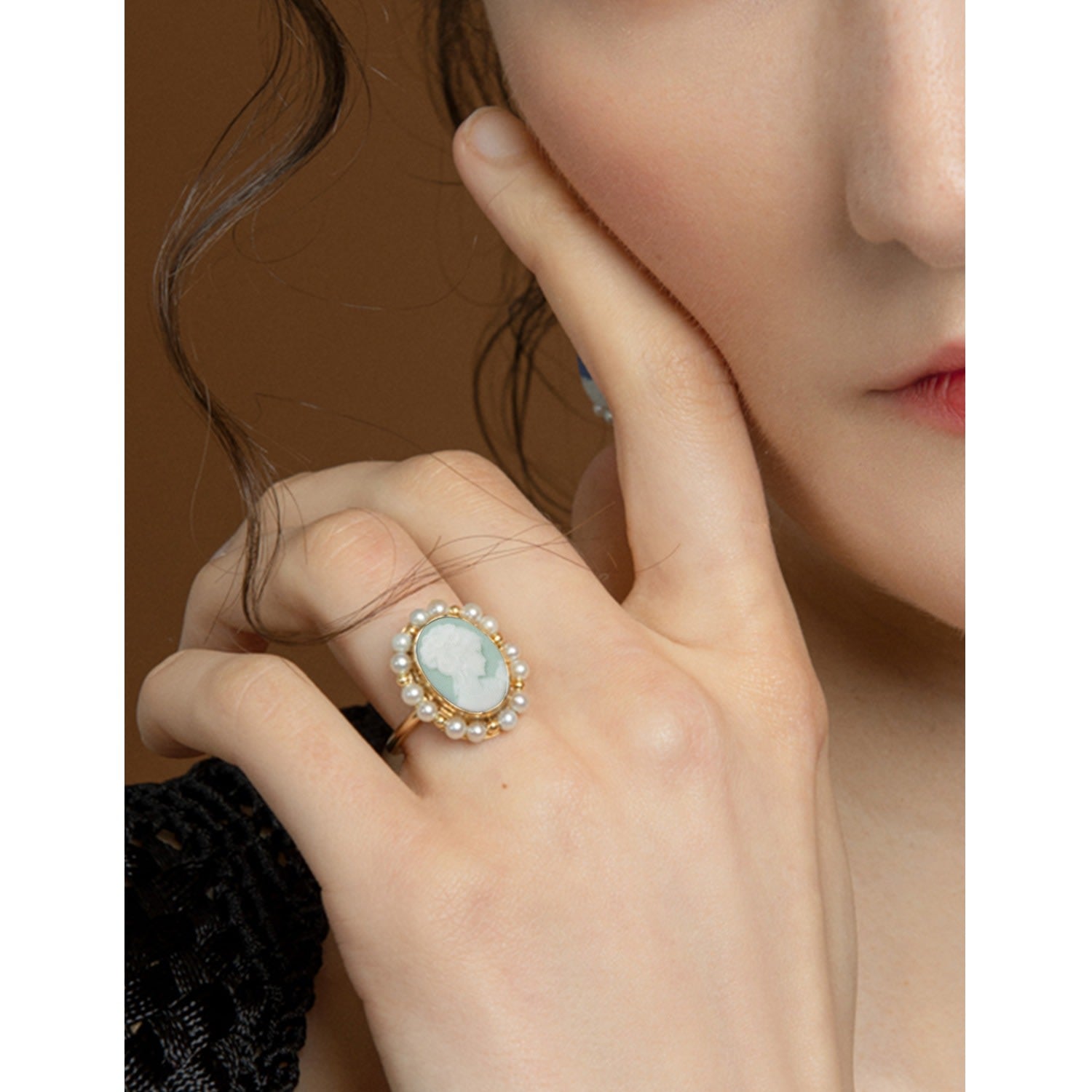 Little Lovelies Gold-Plated Green Cameo Pearly Ring