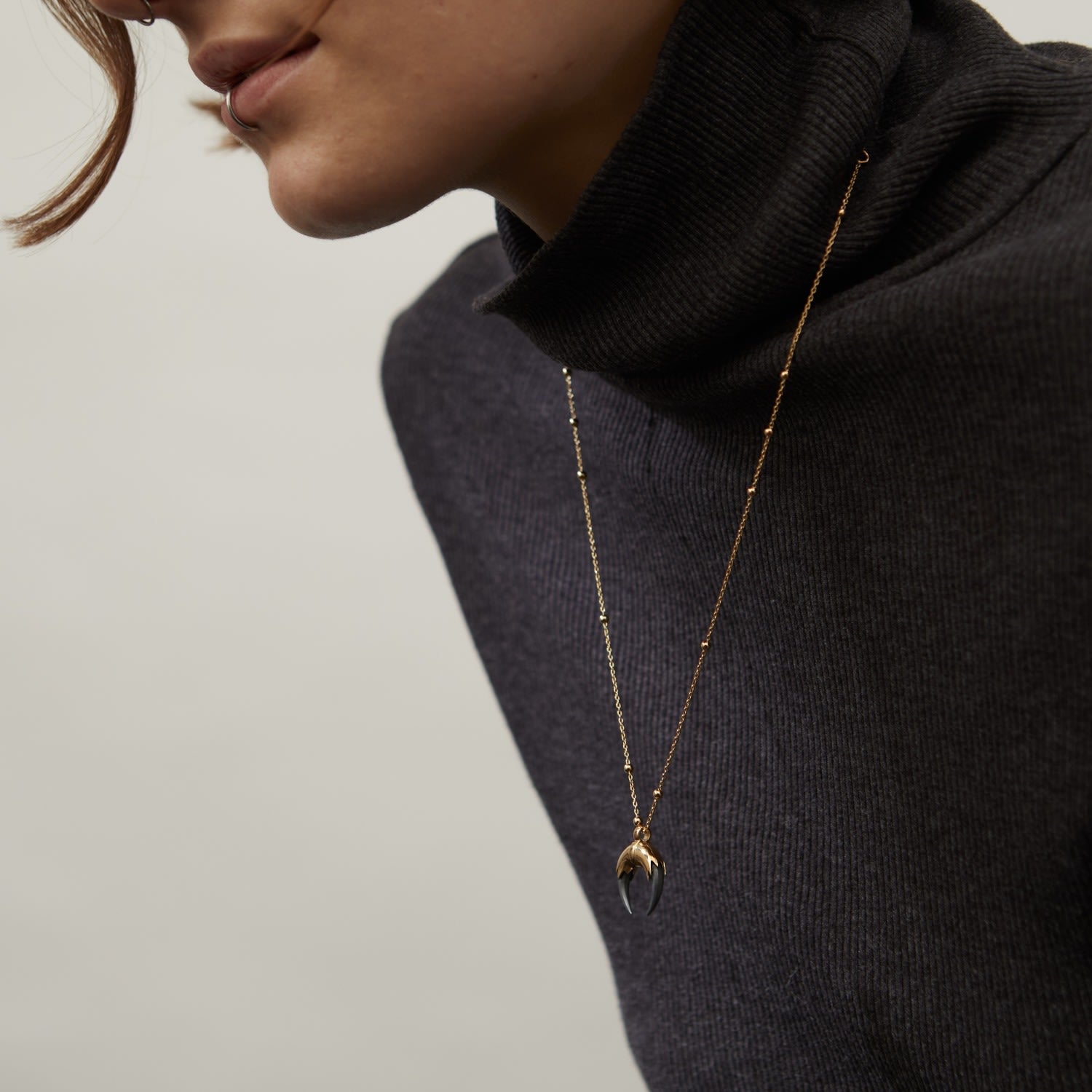 Claw Pendant Gold