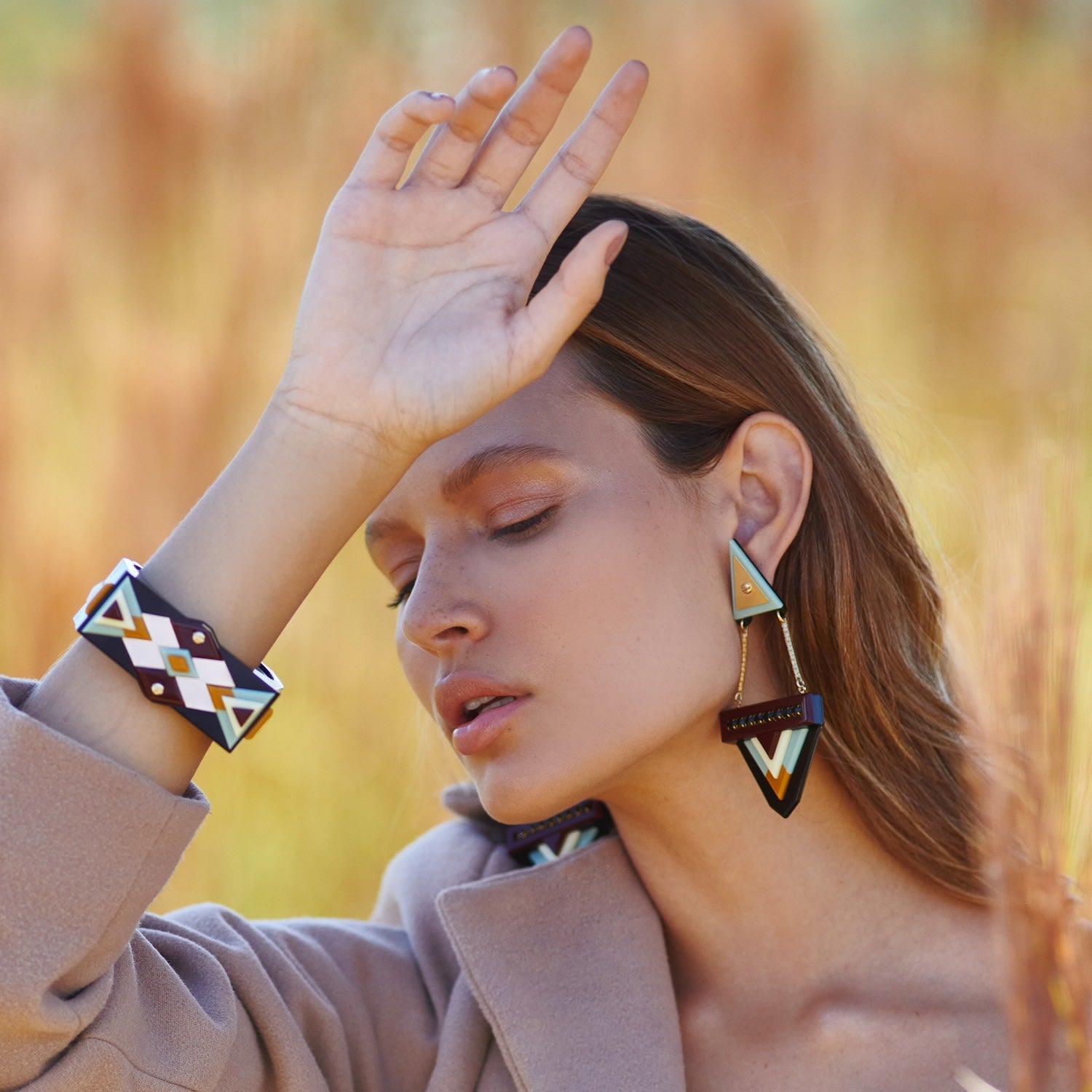 Handmade Acrylic Bracelet Kuntur Pink