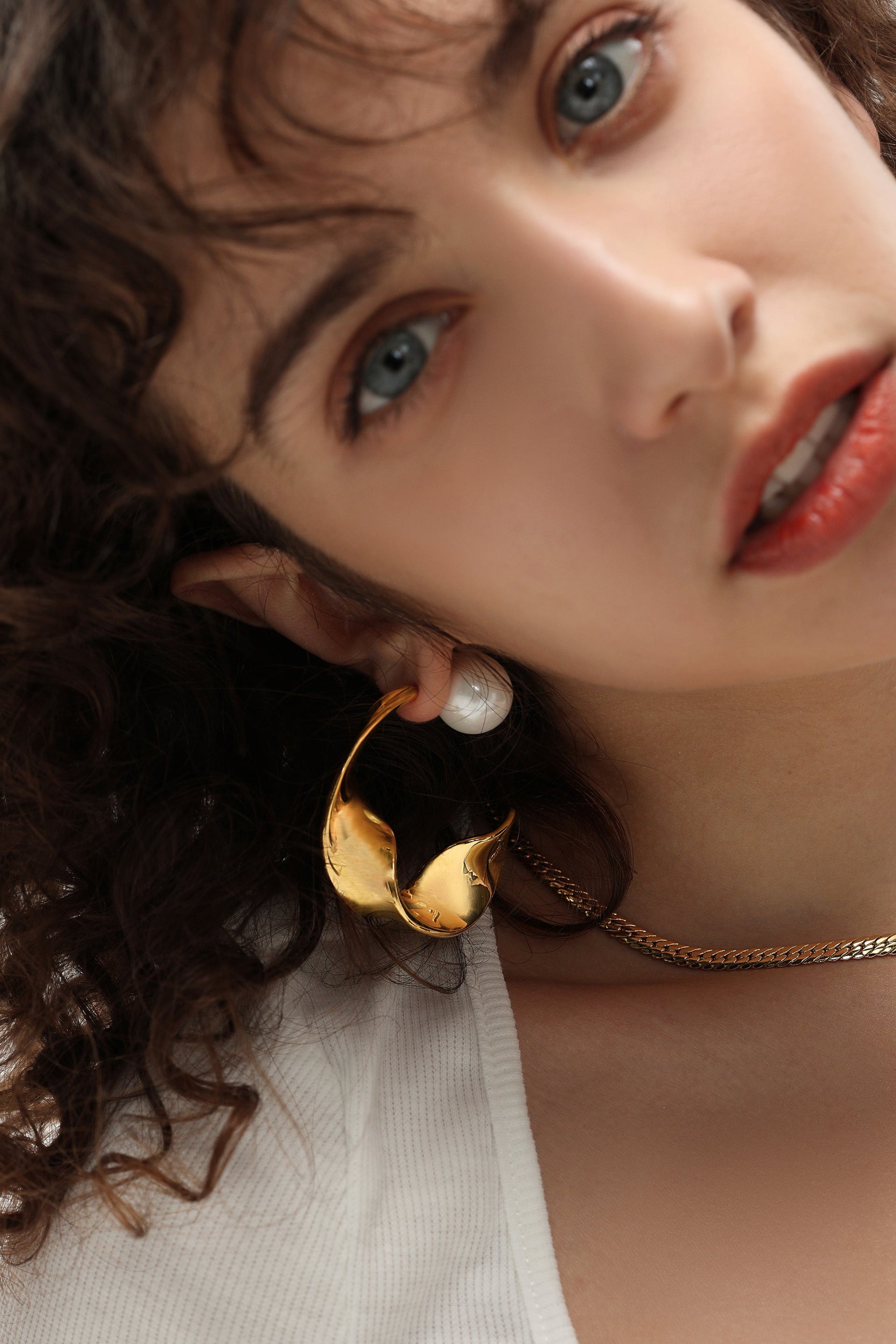 Golden Chunky Wave Hoop Earrings